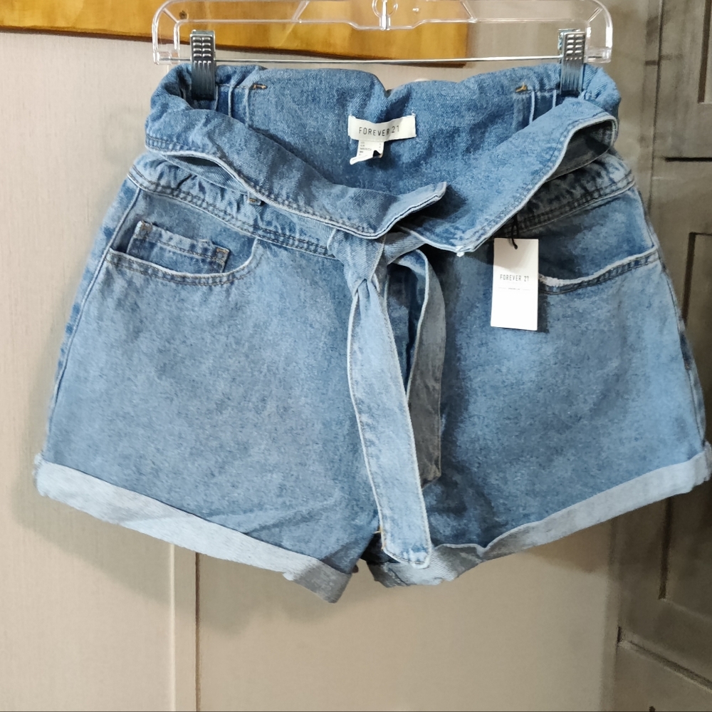 NWT Denim Belted Fold over Belted Shorts - Picture 2 of 5